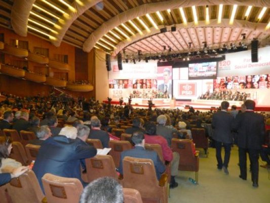 Social-democraţii se reunesc în Consiliul Naţional